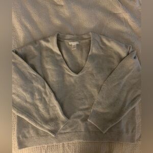 H&M Light Gray V-Neck Sweater